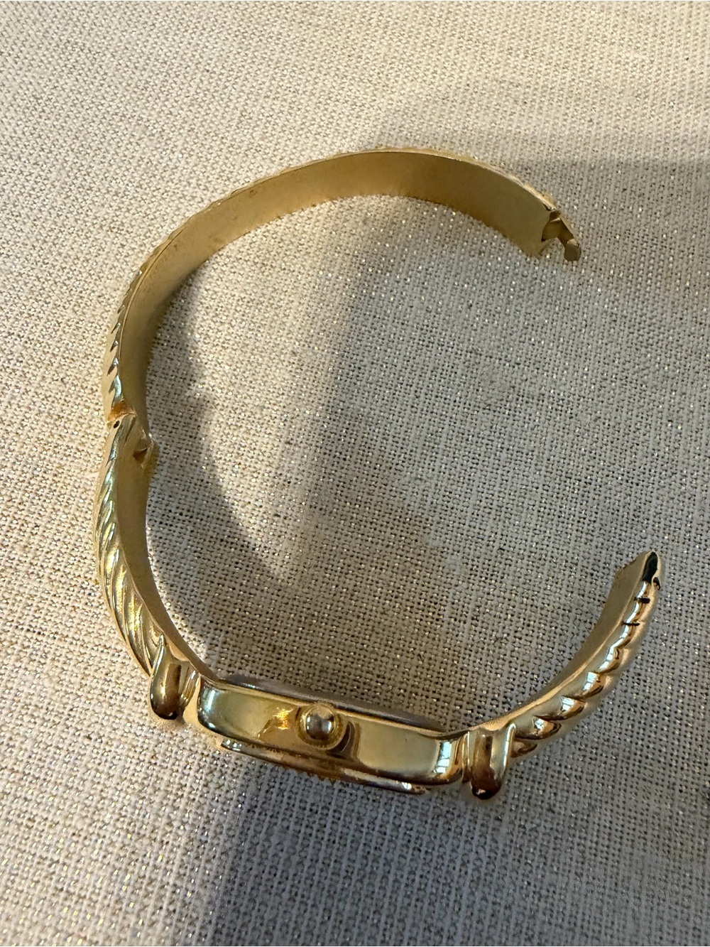 Vintage Collezio Gold-Tone Crystal Accent Women's Oval Quartz Watch - Picture 4 of 5